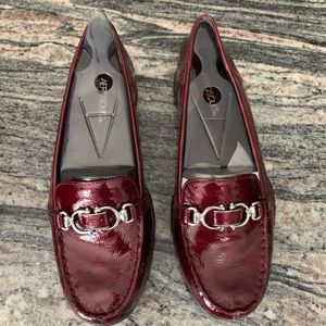 Aerosoles VOLATILE Dark Red patent leather shoe.